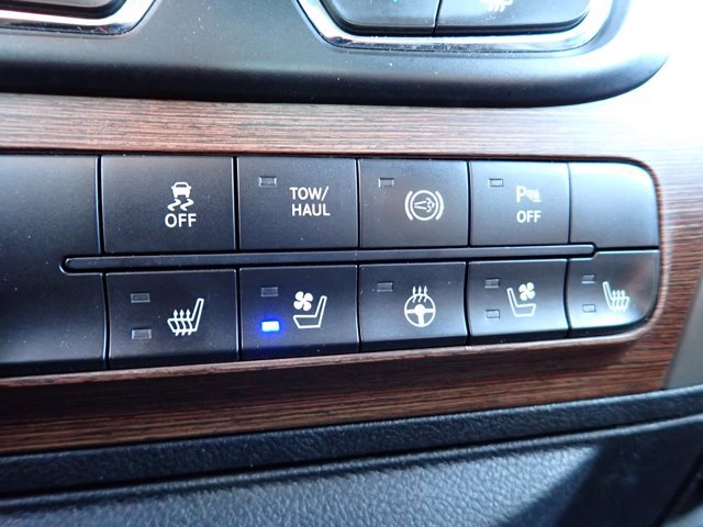 Used 2015 RAM 2500 Laramie w/ Cold Weather Group AWD/4WD image 16
