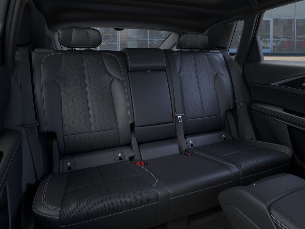 New 2025 Cadillac Lyriq Luxury image 17