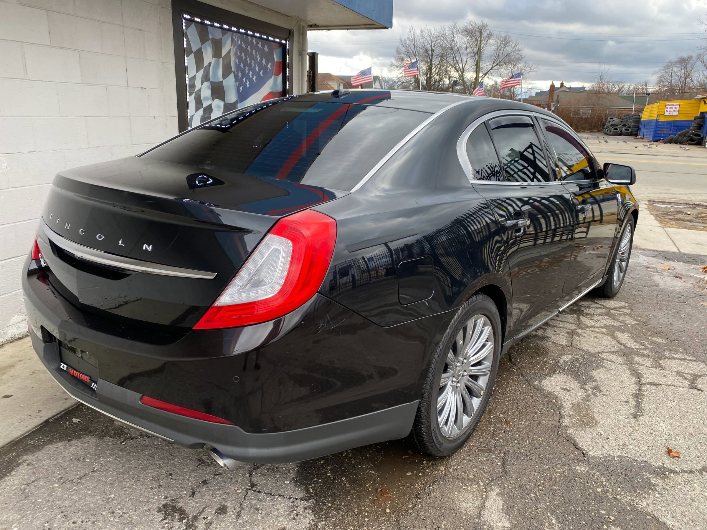 Used 2015 Lincoln MKS AWD w/ Equipment Group 101A image 8