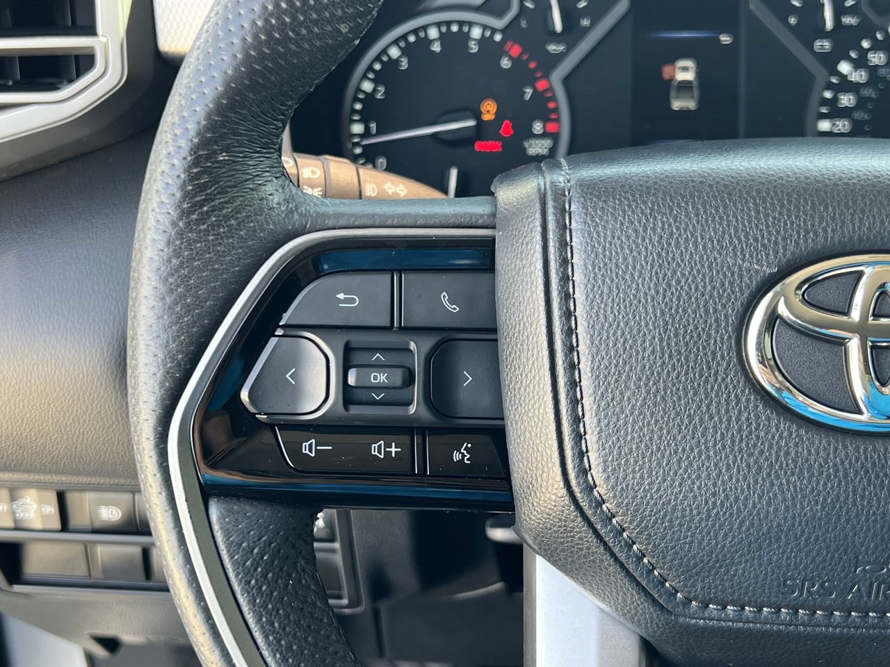 Used 2023 Toyota Tundra Limited AWD/4WD image 10