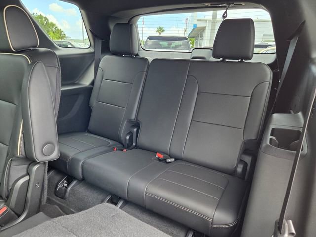 Used 2023 Chevrolet Traverse Premier w/ Redline Edition FWD image 16