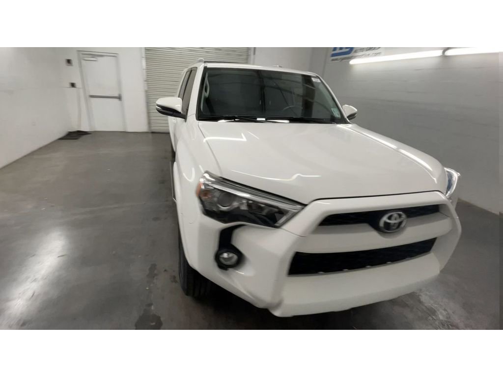 Used 2018 Toyota 4Runner SR5 Premium image 3