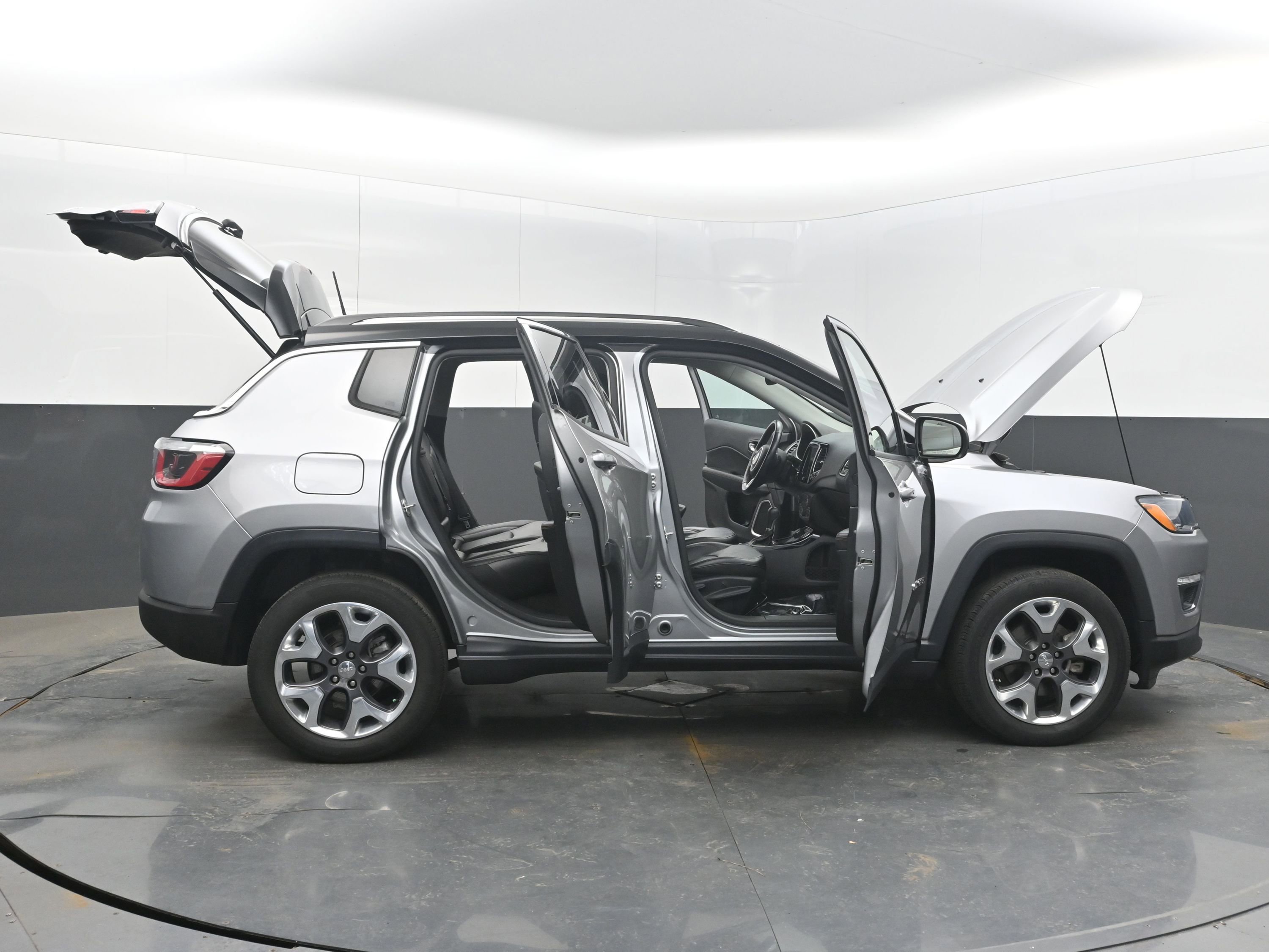 Used 2019 Jeep Compass Limited image 44