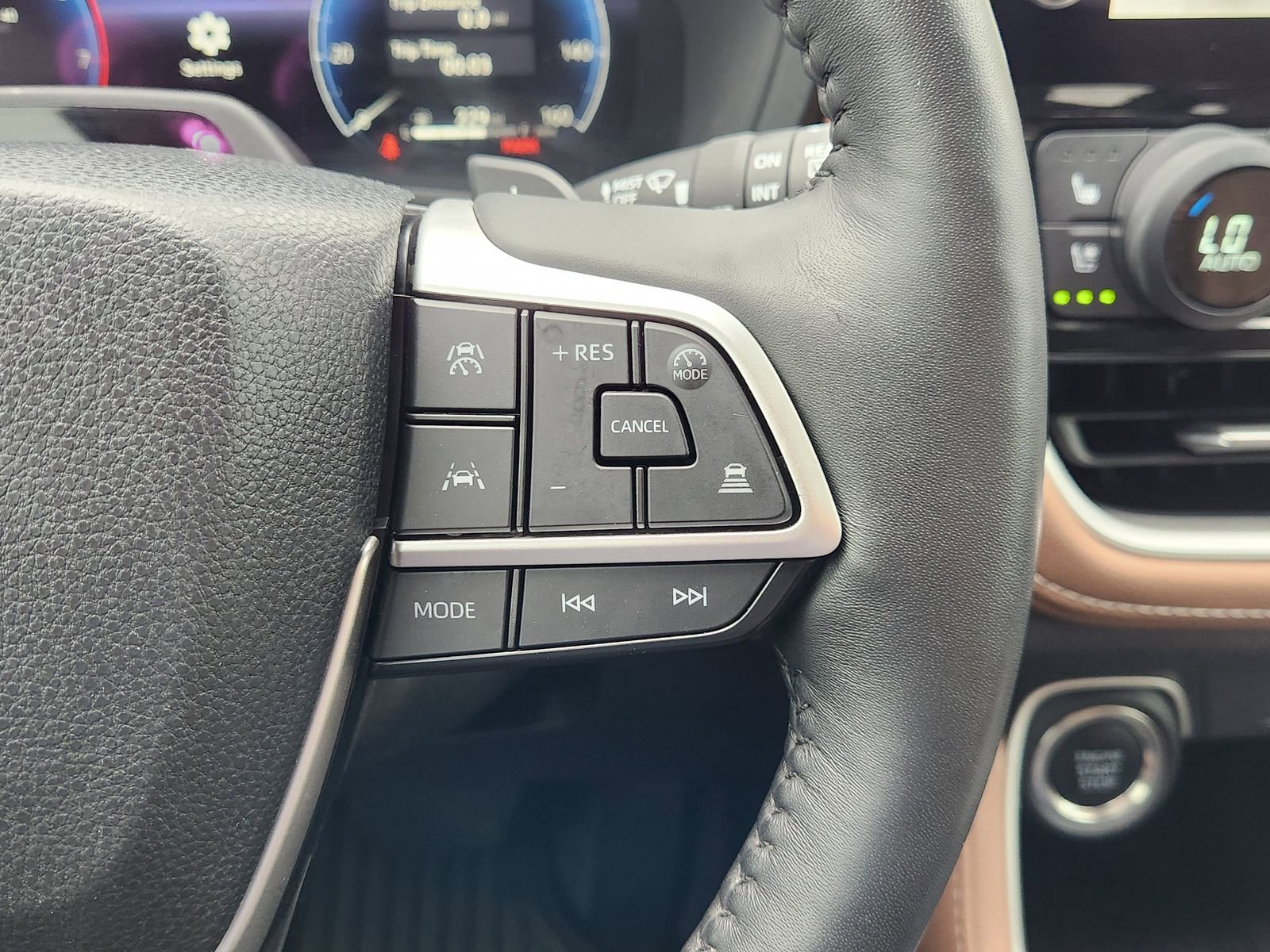 Used 2025 Toyota Grand Highlander AWD image 33