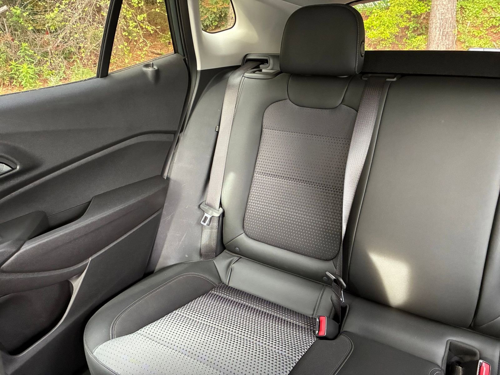 Used 2025 Chevrolet Trax LT image 41