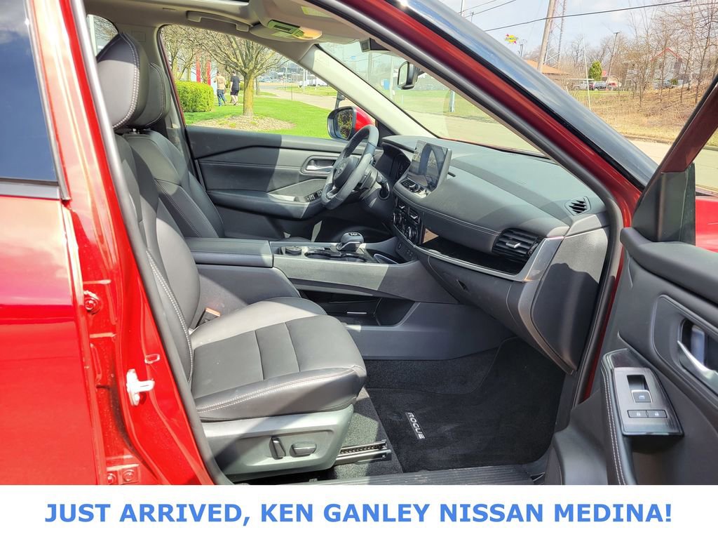 Certified 2024 Nissan Rogue SL w/ SL Premium Package image 21