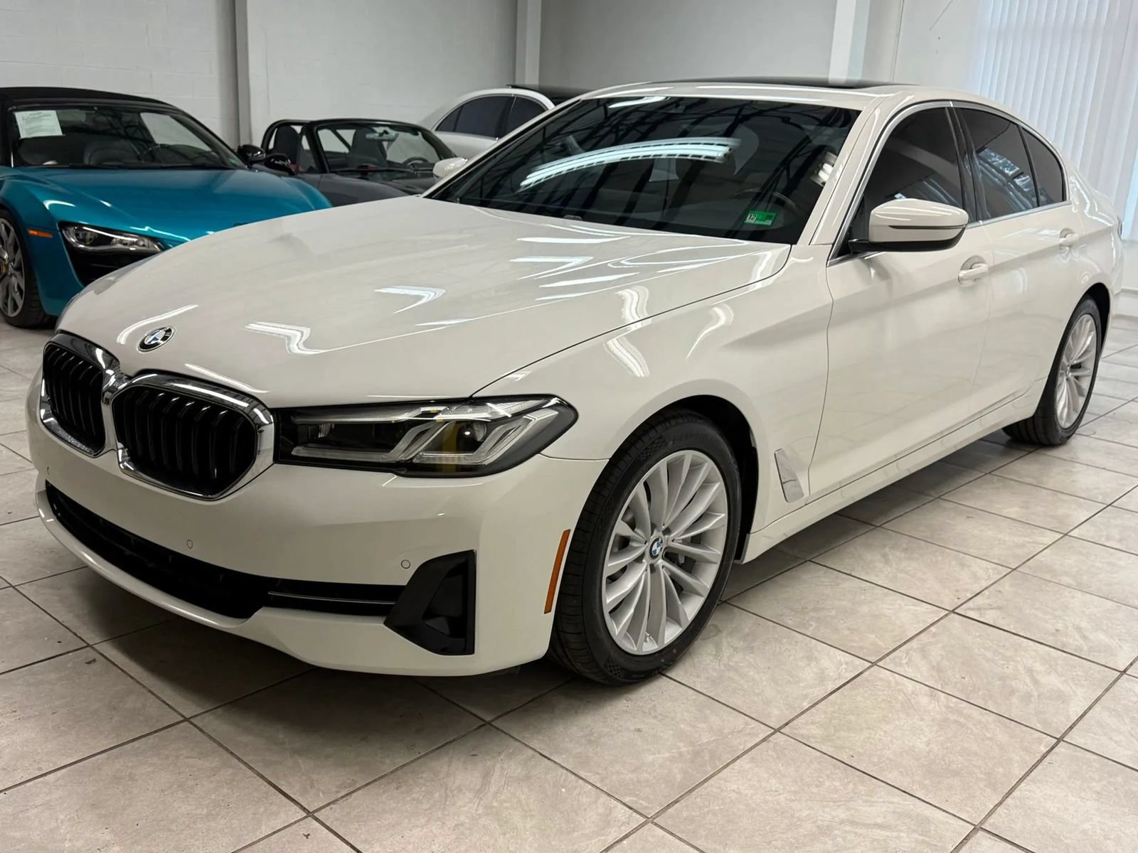 Used 2021 BMW 530i w/ Convenience Package RWD image 3