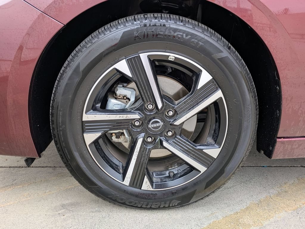 Used 2025 Nissan Sentra SV FWD image 31