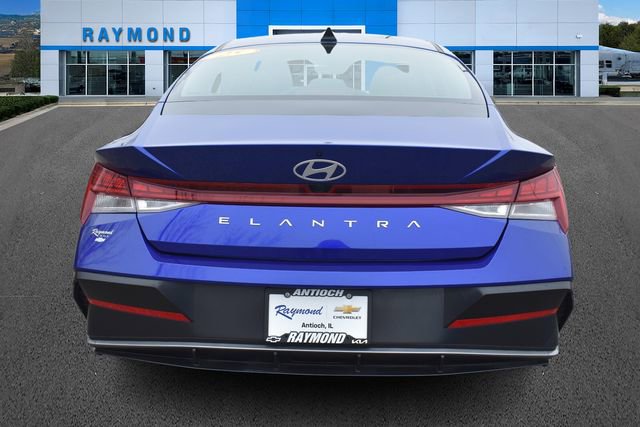 Used 2025 Hyundai Elantra SEL image 5
