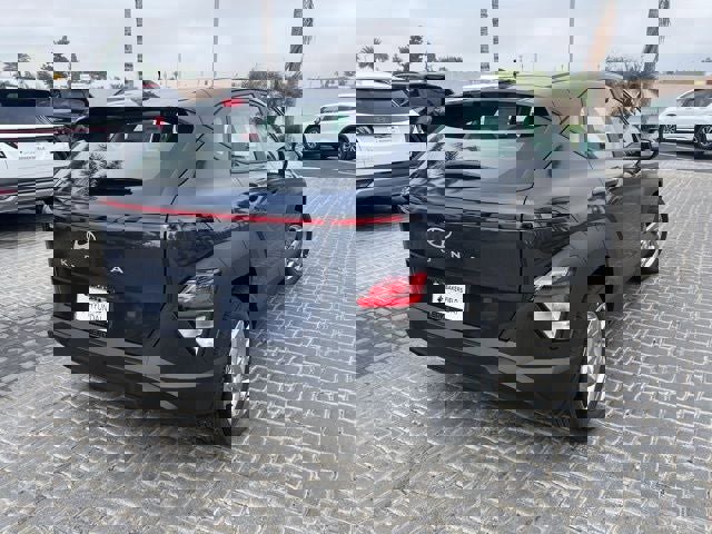 New 2026 Hyundai Kona SE image 4