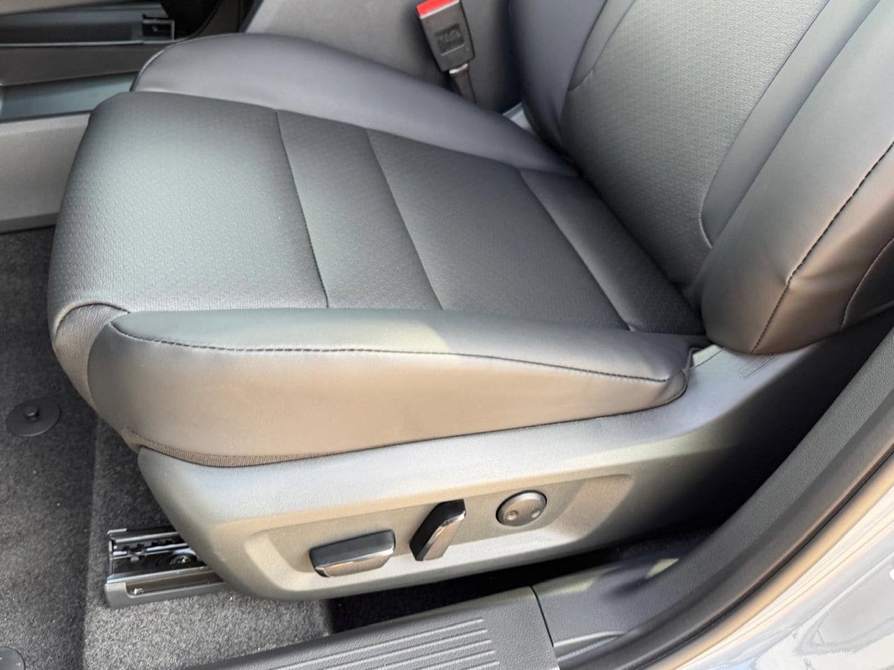 New 2026 Nissan Rogue Dark Armor FWD image 19