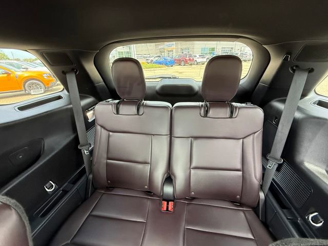 Used 2025 Ford Explorer Platinum w/ LUX Leather Package AWD/4WD image 30