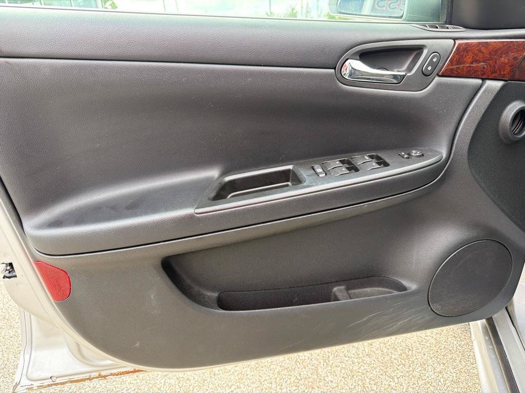 Used 2011 Chevrolet Impala LS FWD image 12