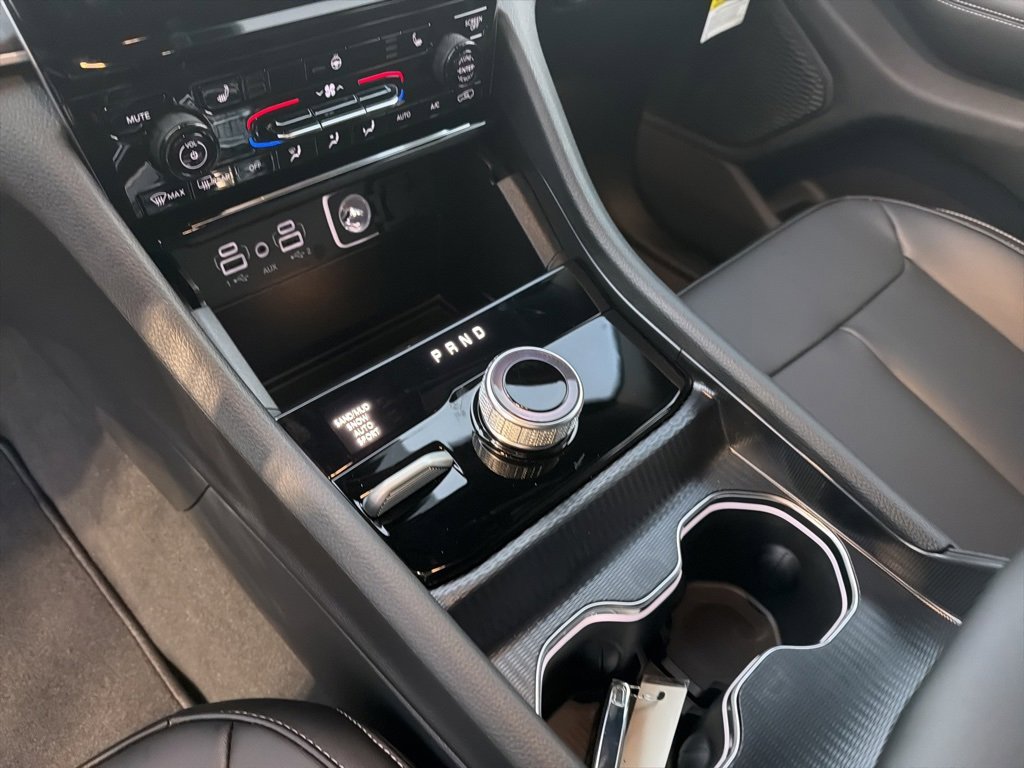 New 2025 Jeep Grand Cherokee L Limited image 30