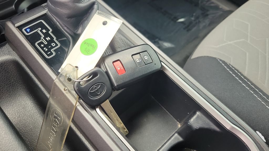 Used 2022 Toyota Tacoma TRD Sport w/ Technology Package image 36