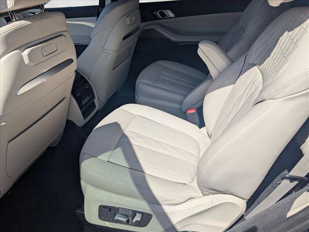 Certified 2025 BMW X7 xDrive40i w/ Executive Package AWD/4WD image 17