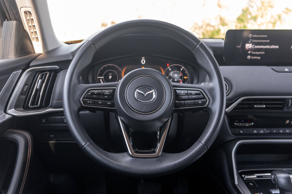 Used 2024 MAZDA CX-90 Plug-In Hybrid w/ Preferred AWD/4WD image 16