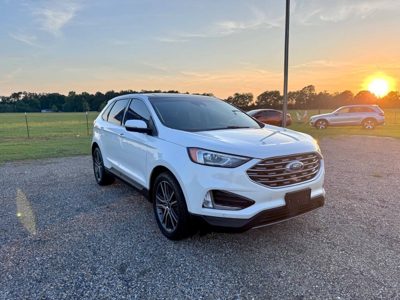 Used 2020 Ford Edge Titanium w/ Class II Trailer Tow Package AWD/4WD image 6