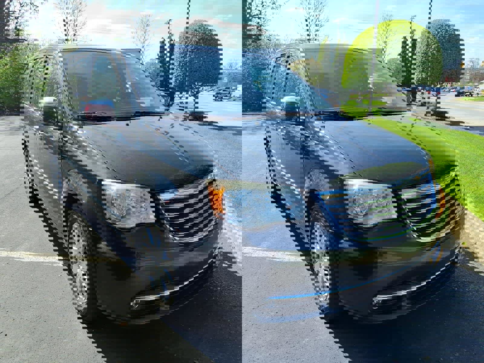 Used 2012 Chrysler Town & Country Touring-L w/ Entertainment Group #2 image 2