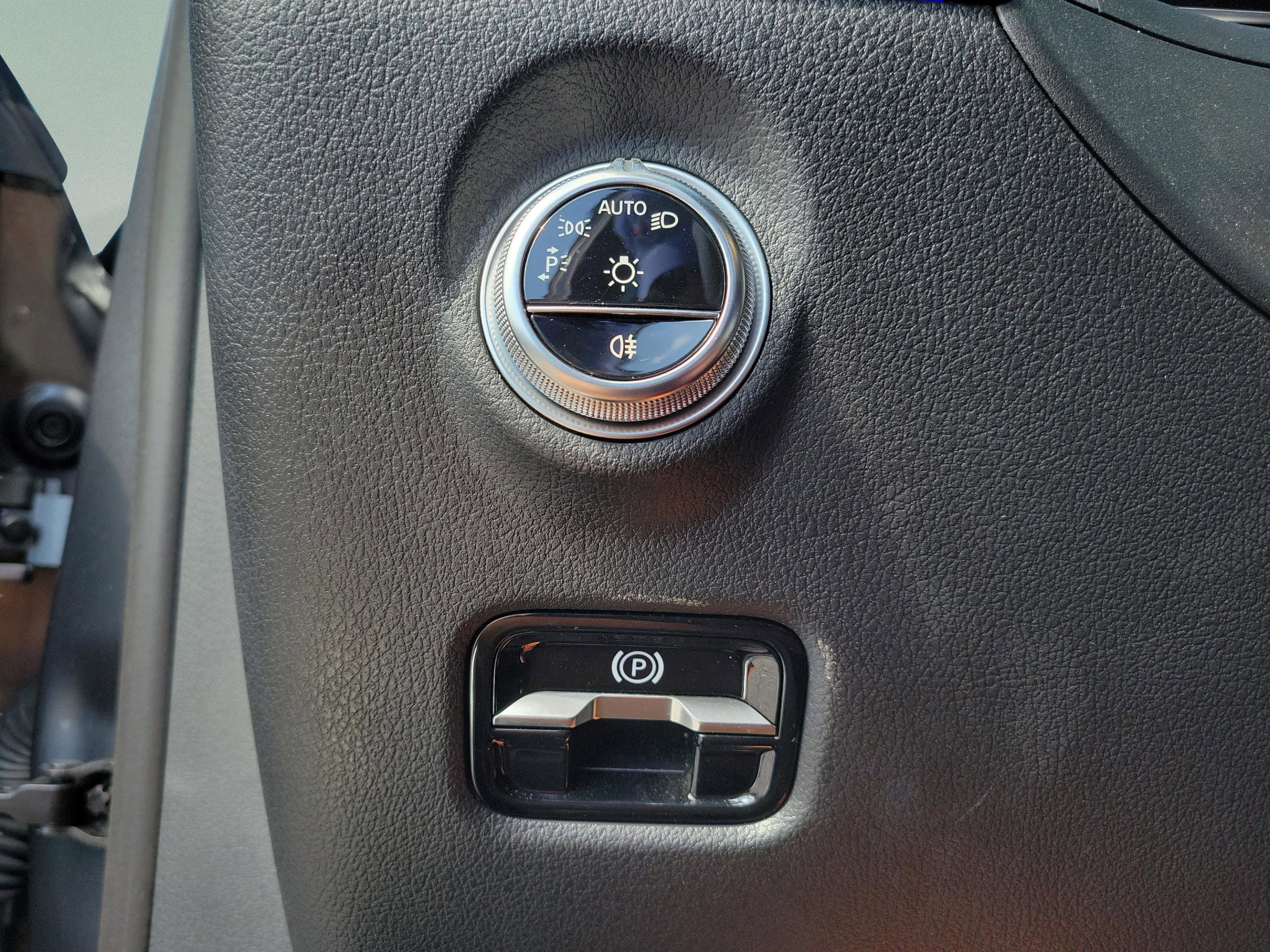 Certified 2023 Mercedes-Benz C 300 4MATIC Sedan image 19