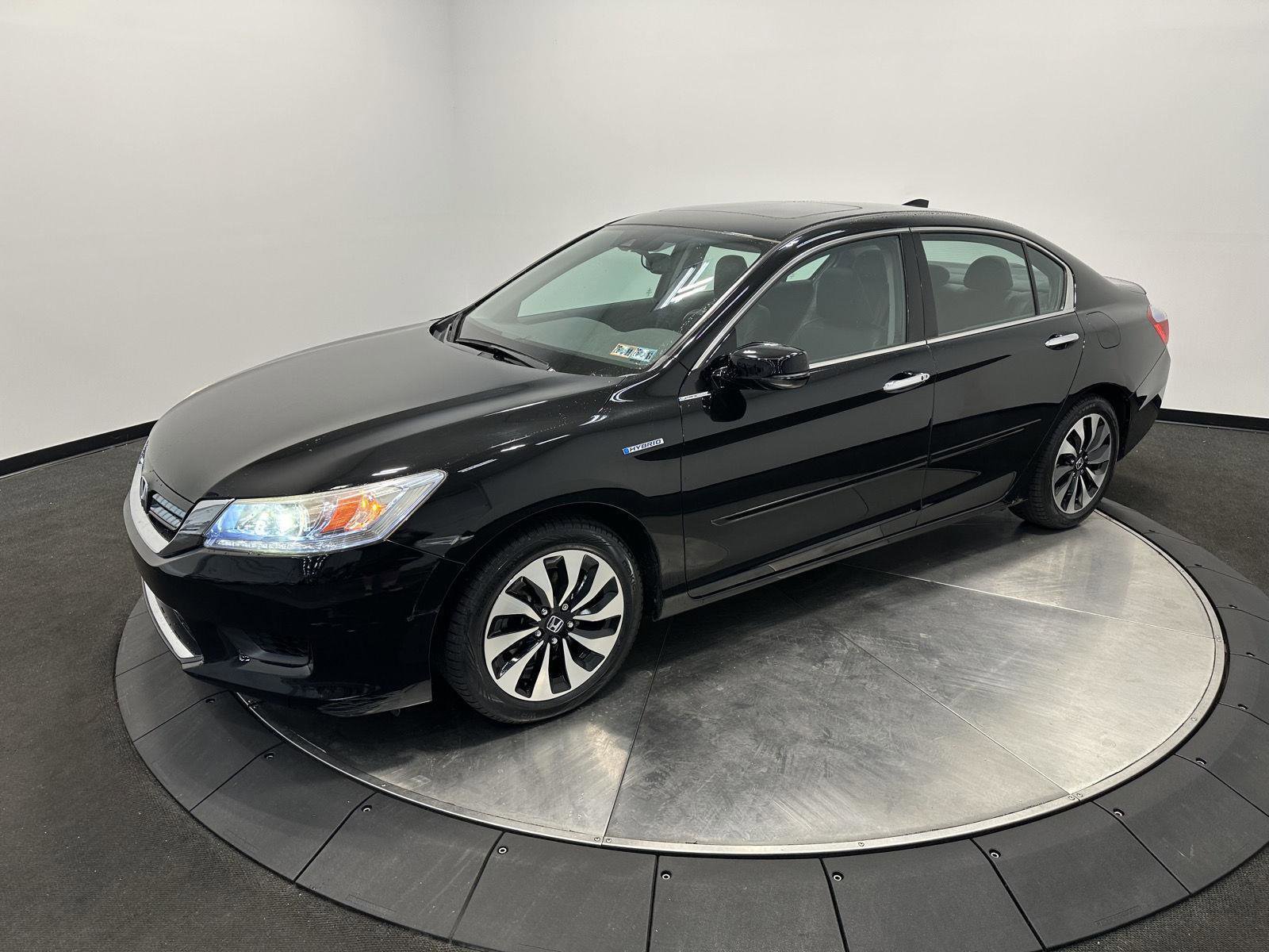 Used 2015 Honda Accord Touring image 3
