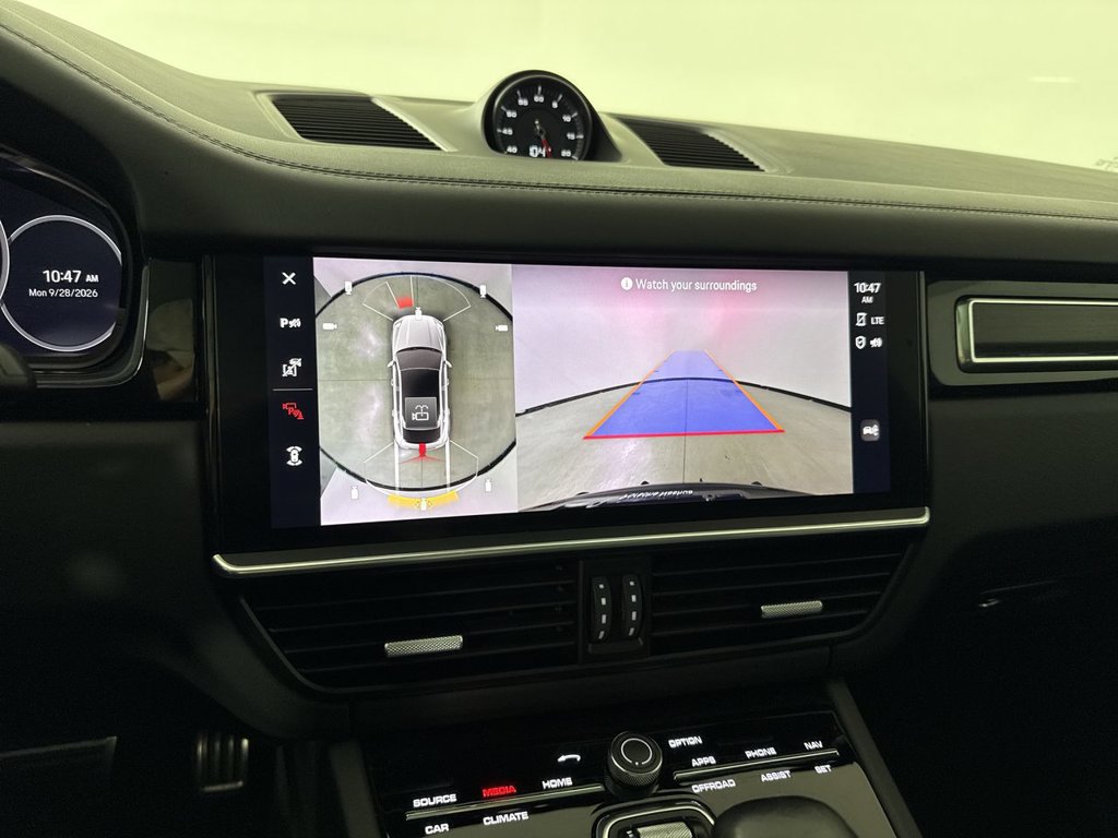 Certified 2023 Porsche Cayenne GTS AWD/4WD image 29