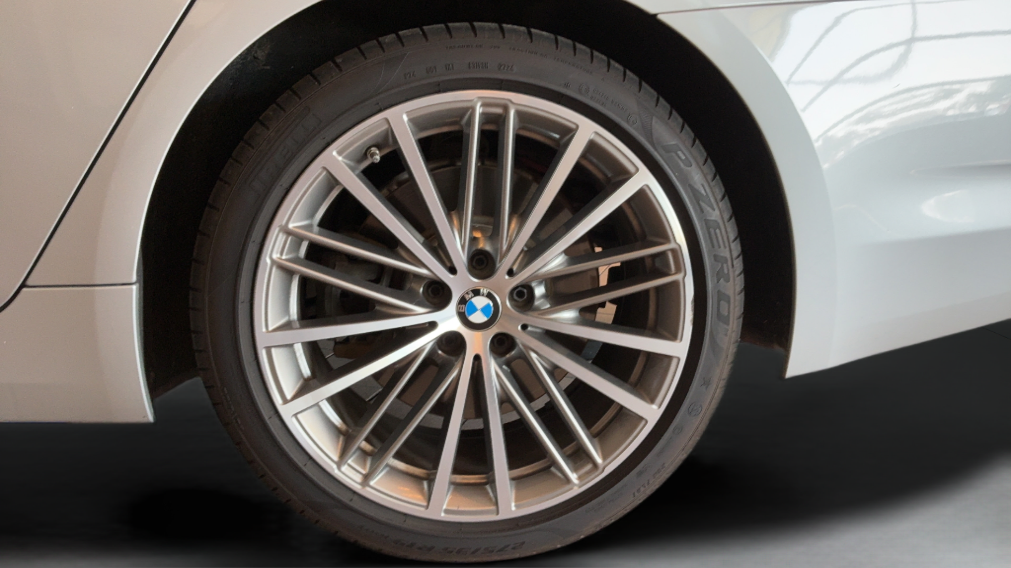 Used 2017 BMW 540i RWD image 44