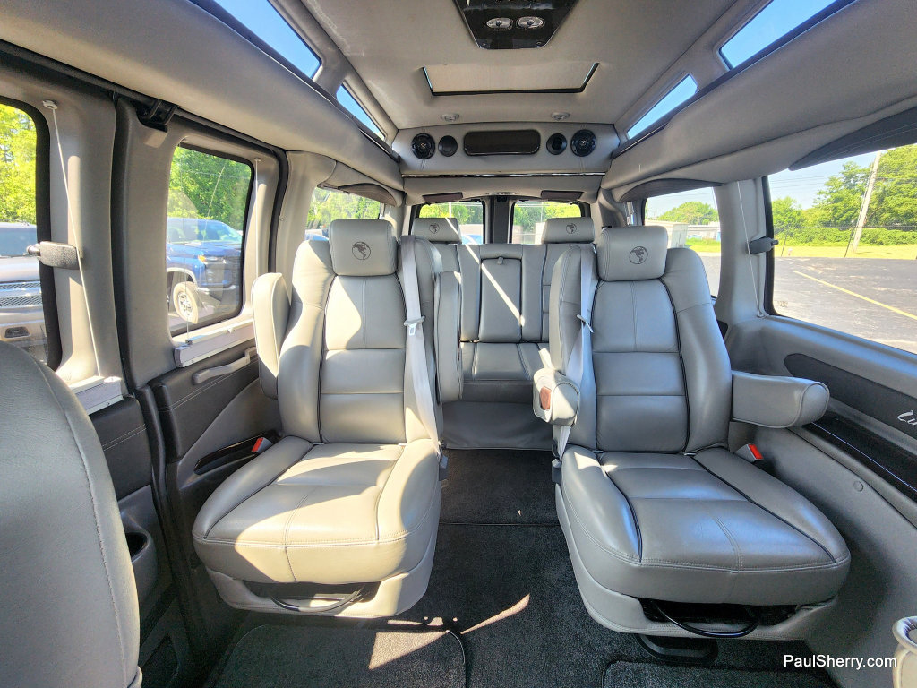 Used 2019 Chevrolet Express 2500 RWD image 6