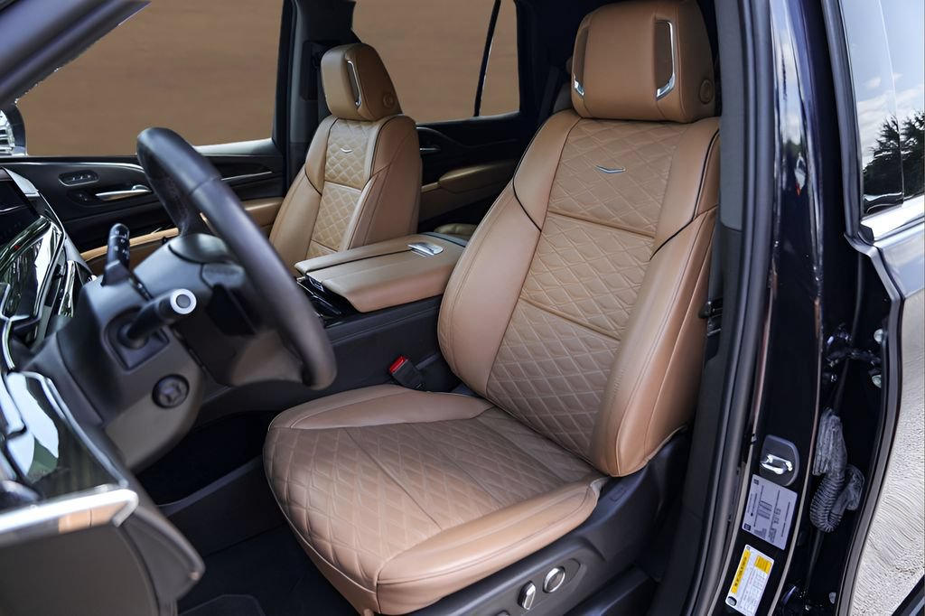 Certified 2023 Cadillac Escalade Premium Luxury w/ Performance Package RWD image 7