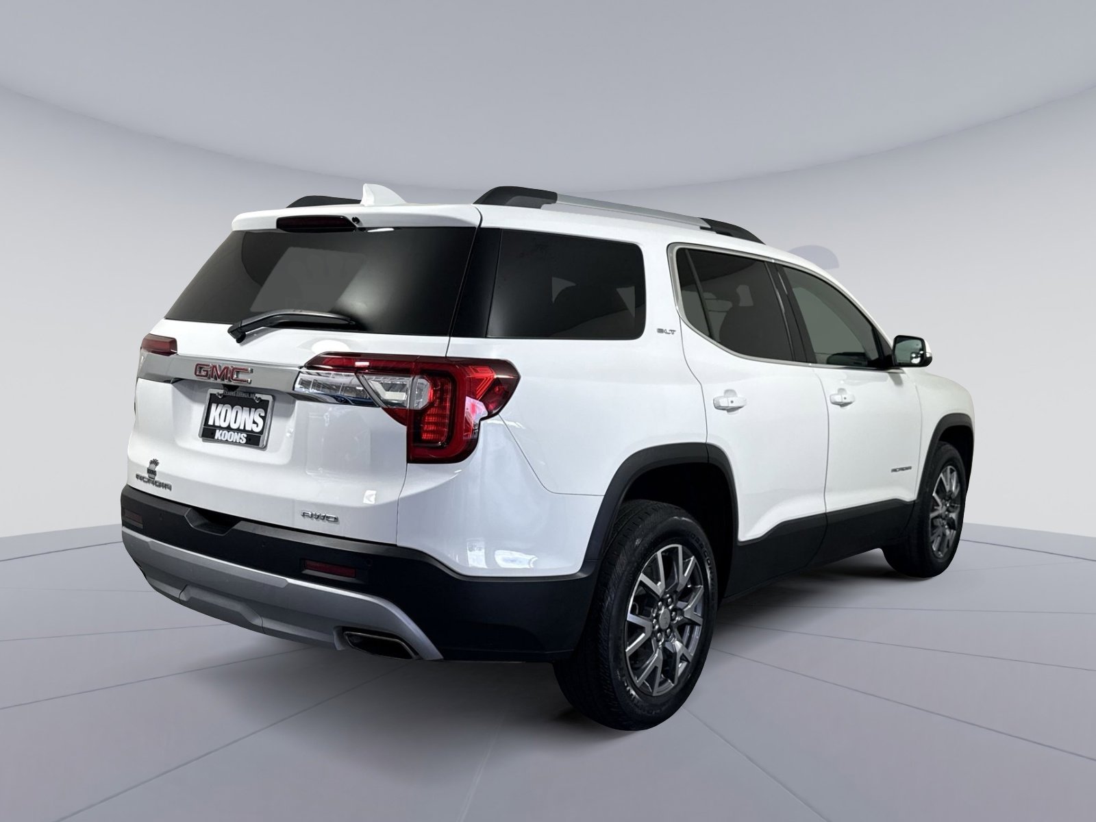 Used 2023 GMC Acadia SLT AWD/4WD image 7