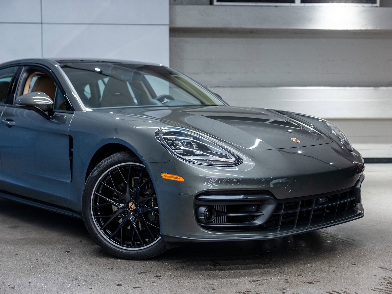 Certified 2023 Porsche Panamera Platinum Edition image 12