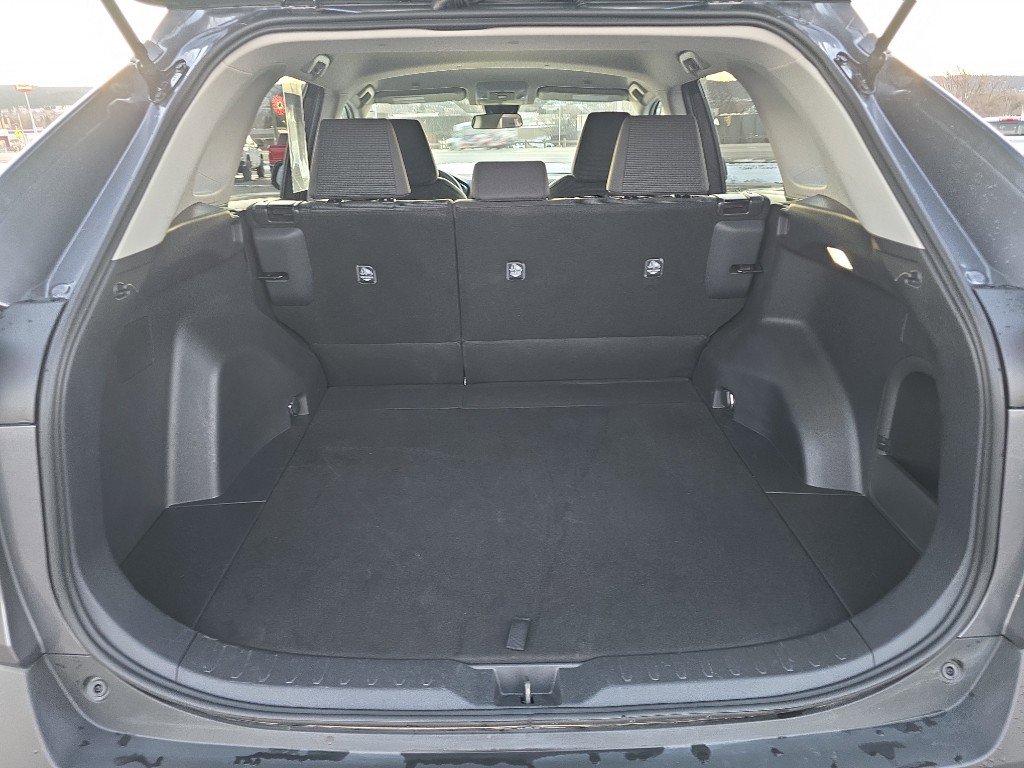 Used 2025 Toyota RAV4 LE image 22
