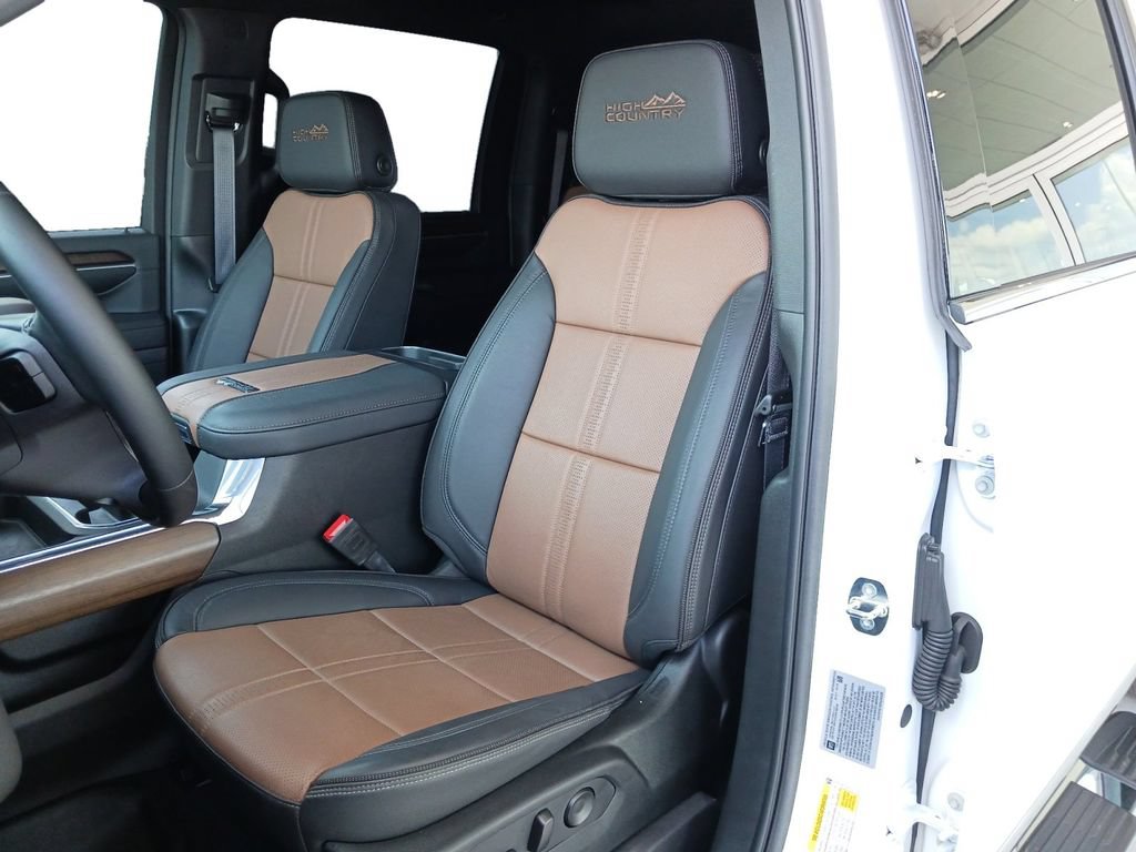 Used 2024 Chevrolet Silverado 2500 High Country w/ High Country Premium Package AWD/4WD image 28