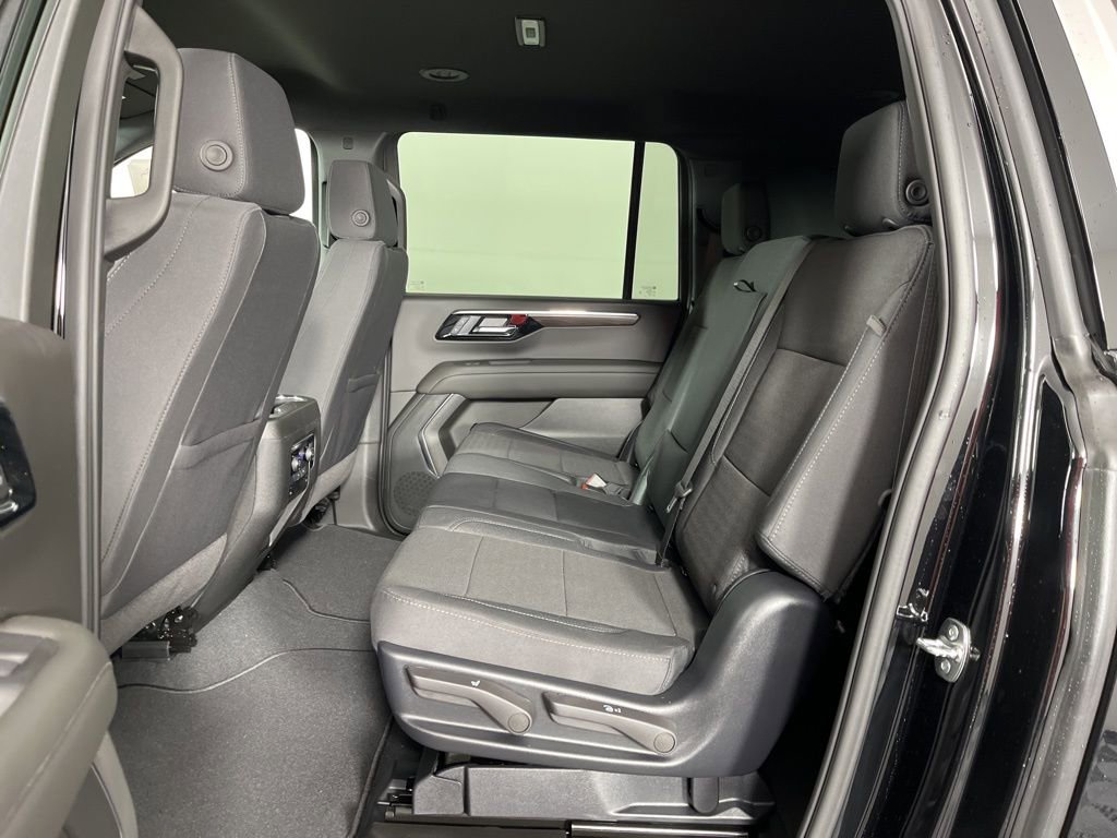New 2026 Chevrolet Suburban LS image 21