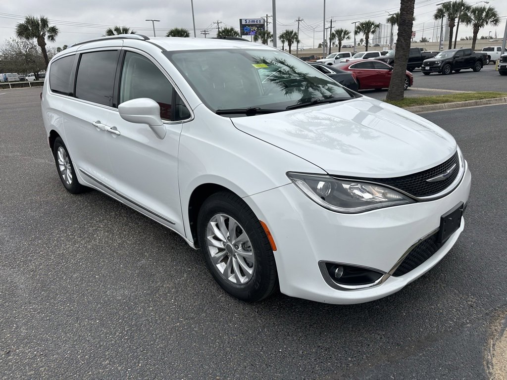 Used 2019 Chrysler Pacifica Touring-L image 8