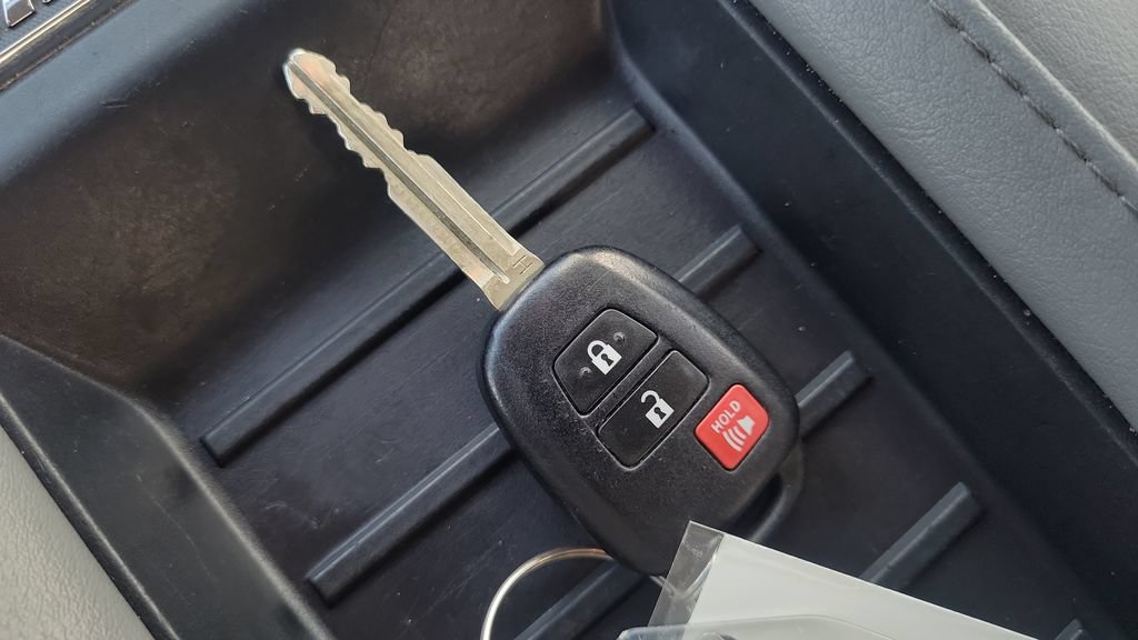 Certified 2019 Toyota Tundra Limited AWD/4WD image 24