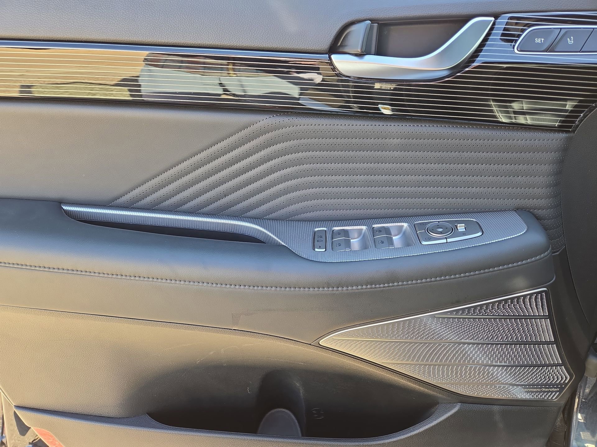 Used 2023 Hyundai Palisade Calligraphy image 15