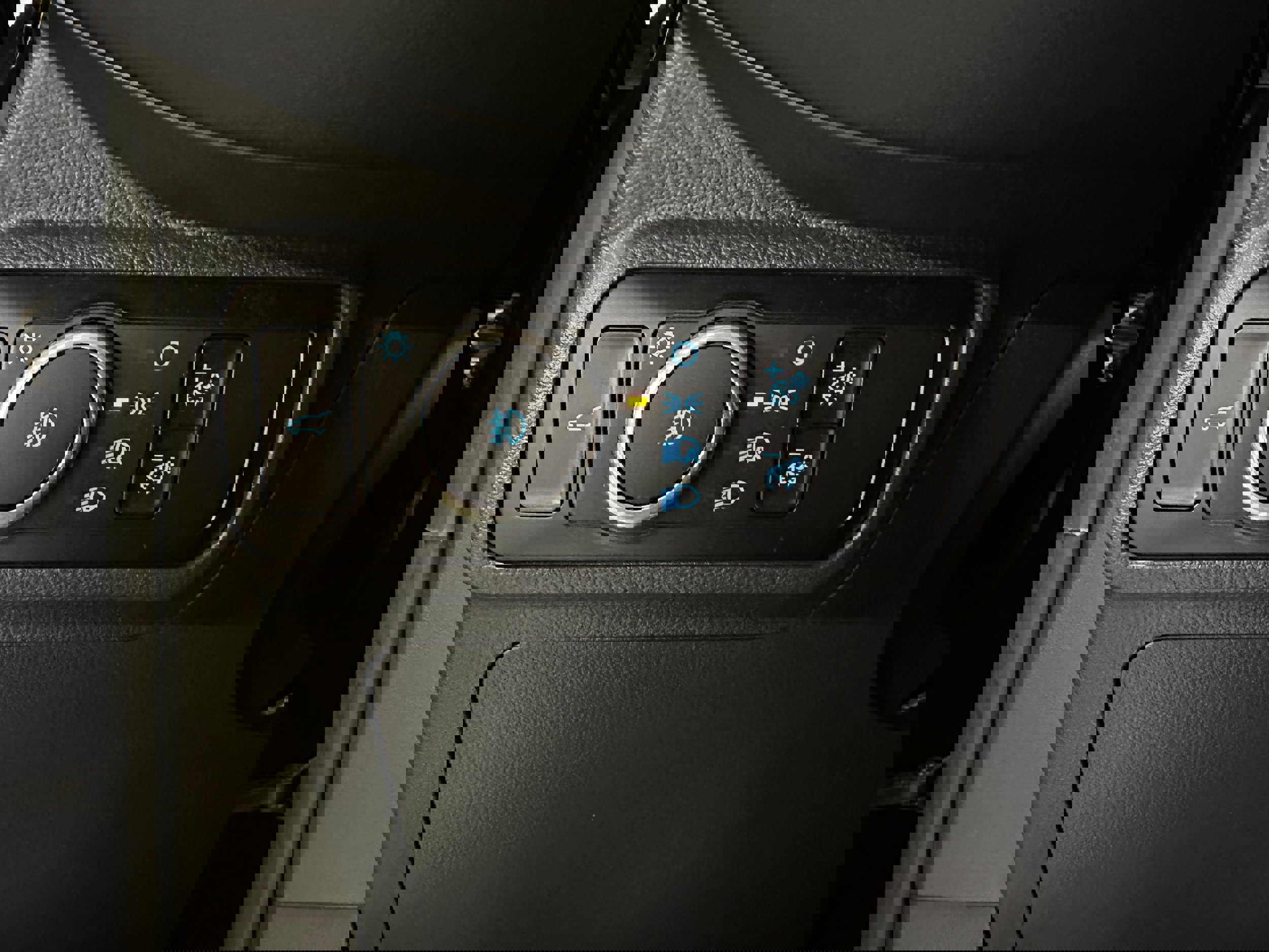 Certified 2025 Ford Explorer ST-Line image 13