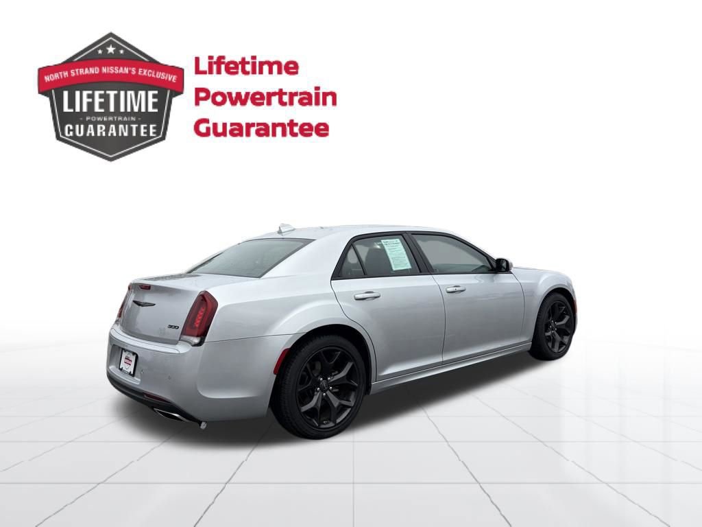 Used 2022 Chrysler 300 Touring L w/ Safetytec Plus Group image 6