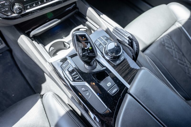 Used 2020 BMW M550i xDrive w/ Executive Package AWD/4WD image 15