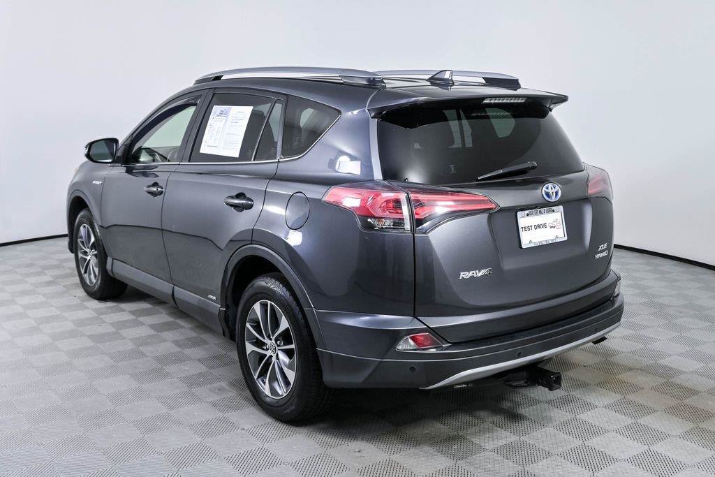 Used 2018 Toyota RAV4 XLE w/ Convenience Package AWD/4WD image 4