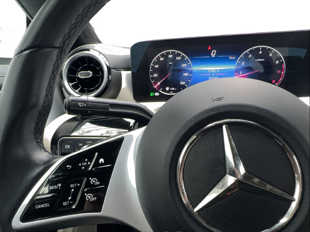 Used 2025 Mercedes-Benz CLA 250 image 42