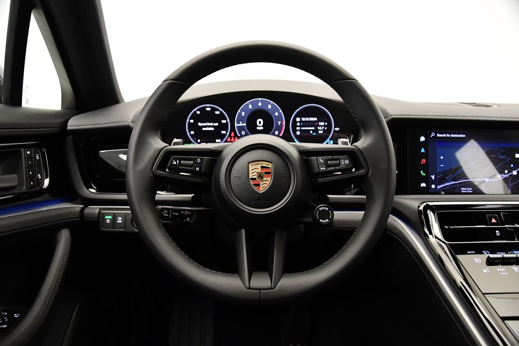 Used 2025 Porsche Panamera image 21