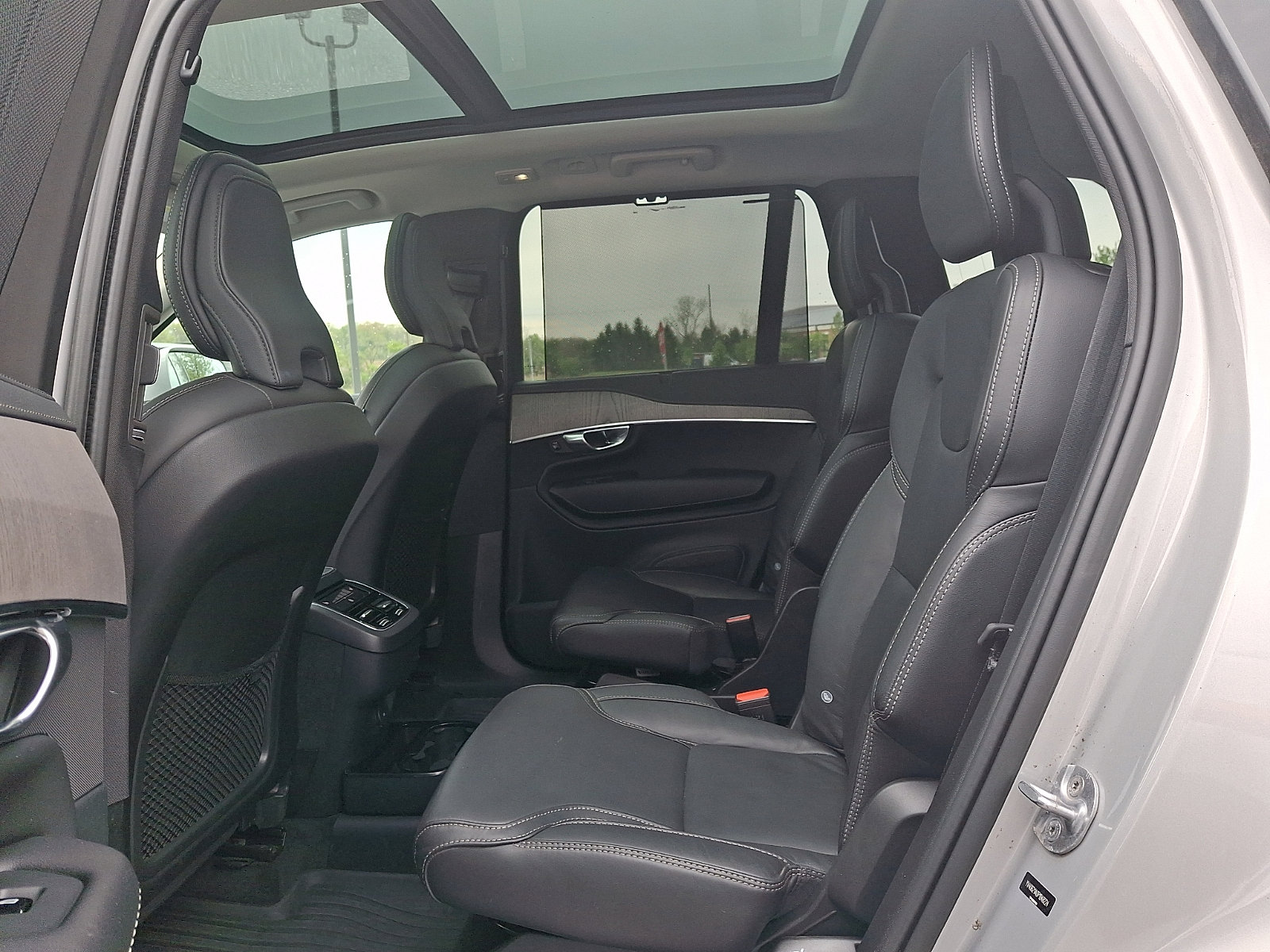 Used 2023 Volvo XC90 B6 Ultimate w/ Protection Package Premier AWD/4WD image 9