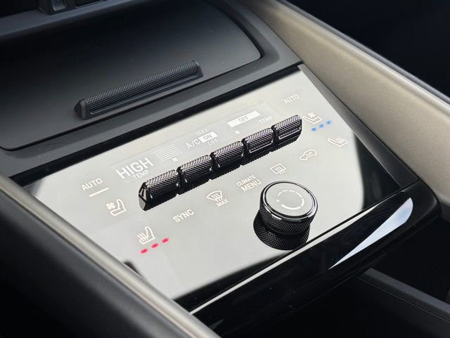 New 2025 Porsche Macan Turbo Electric AWD/4WD image 30