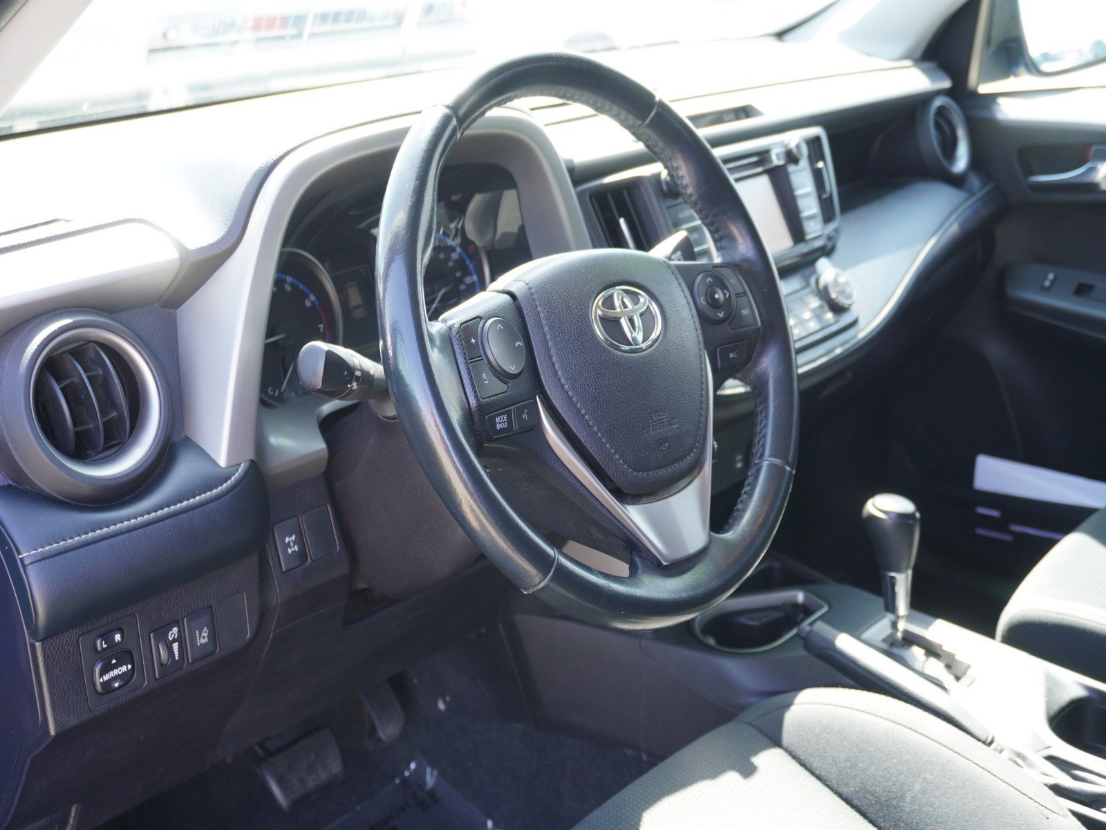 Used 2018 Toyota RAV4 XLE w/ Plus Extra Value Package AWD/4WD image 20