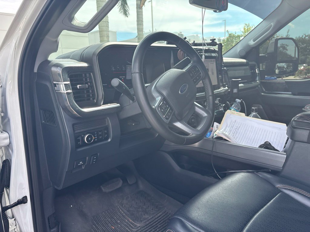 Used 2025 Ford F250 Lariat w/ Lariat Ultimate Package AWD/4WD image 2
