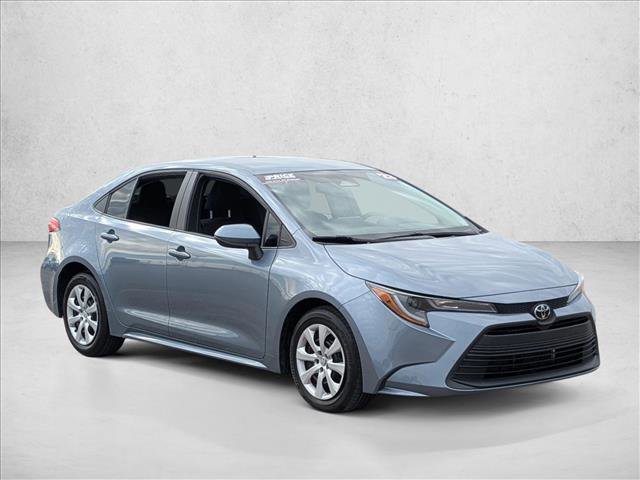Used 2023 Toyota Corolla LE image 3