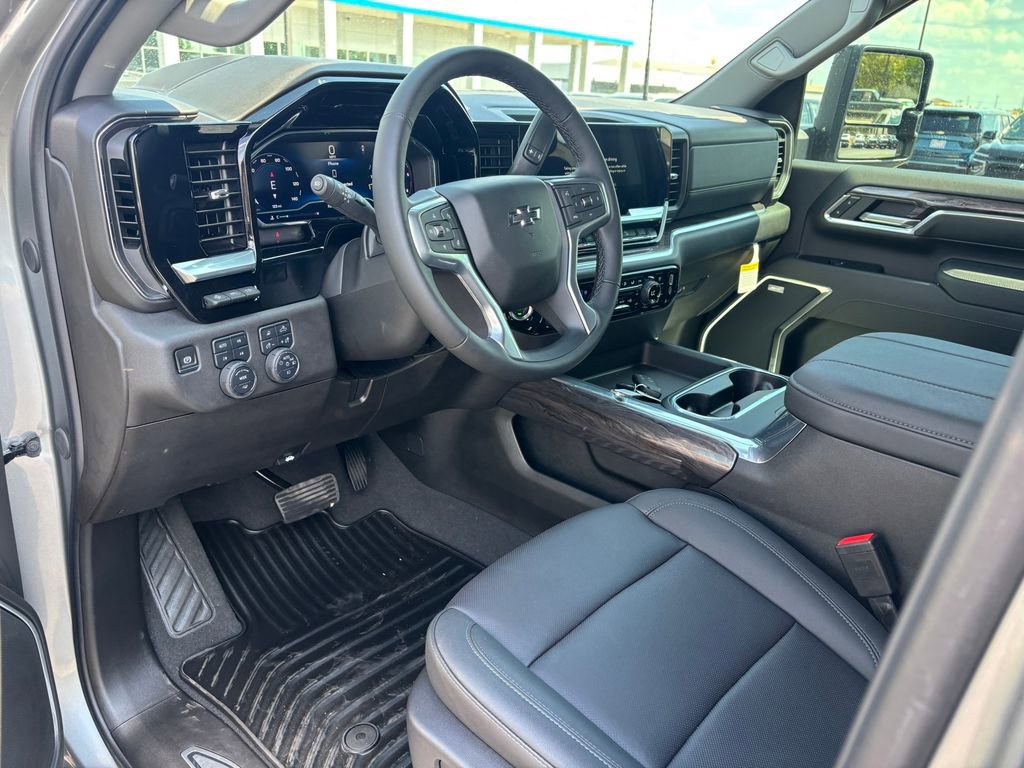 Used 2025 Chevrolet Silverado 2500 LTZ w/ Trail Boss Package AWD/4WD image 7