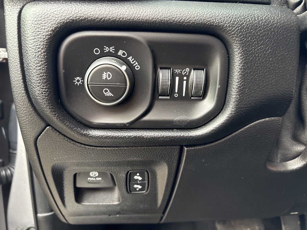Used 2019 RAM 1500 Laramie image 12